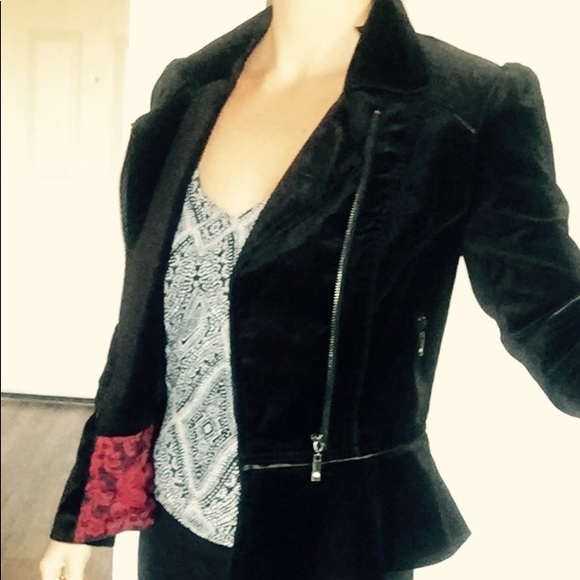 Cropped black jacket - Picture 1 of 7